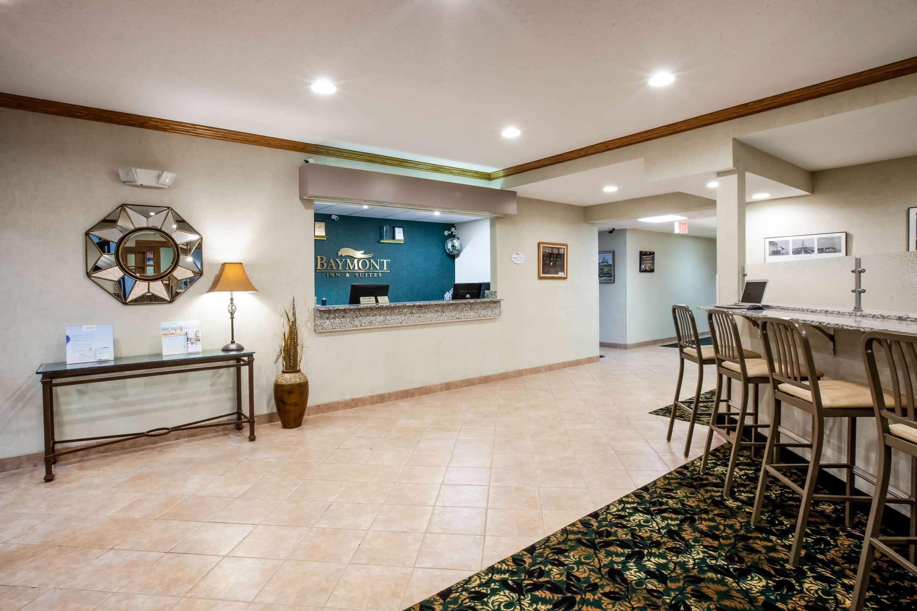 Baymont By Wyndham Mackinaw City Buitenkant foto