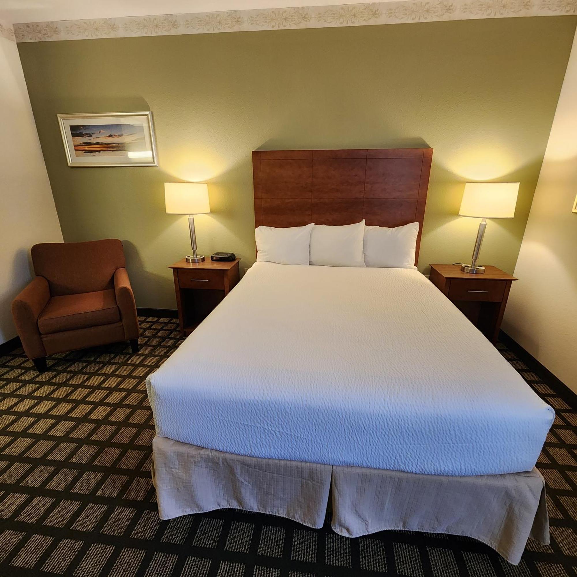 Baymont By Wyndham Mackinaw City Buitenkant foto