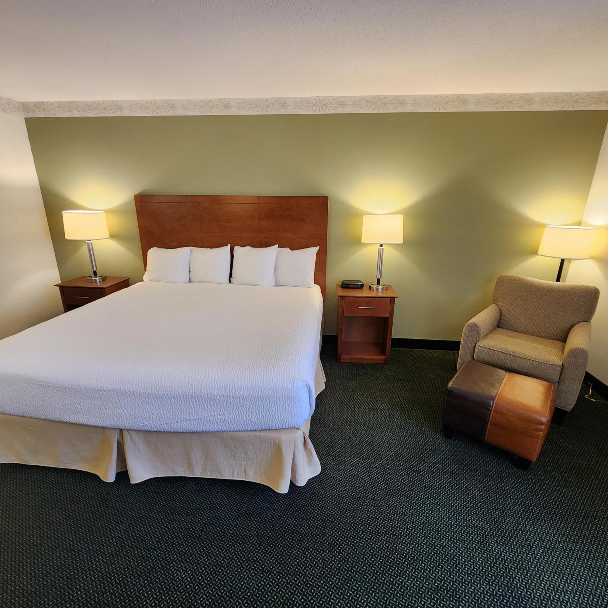 Baymont By Wyndham Mackinaw City Buitenkant foto