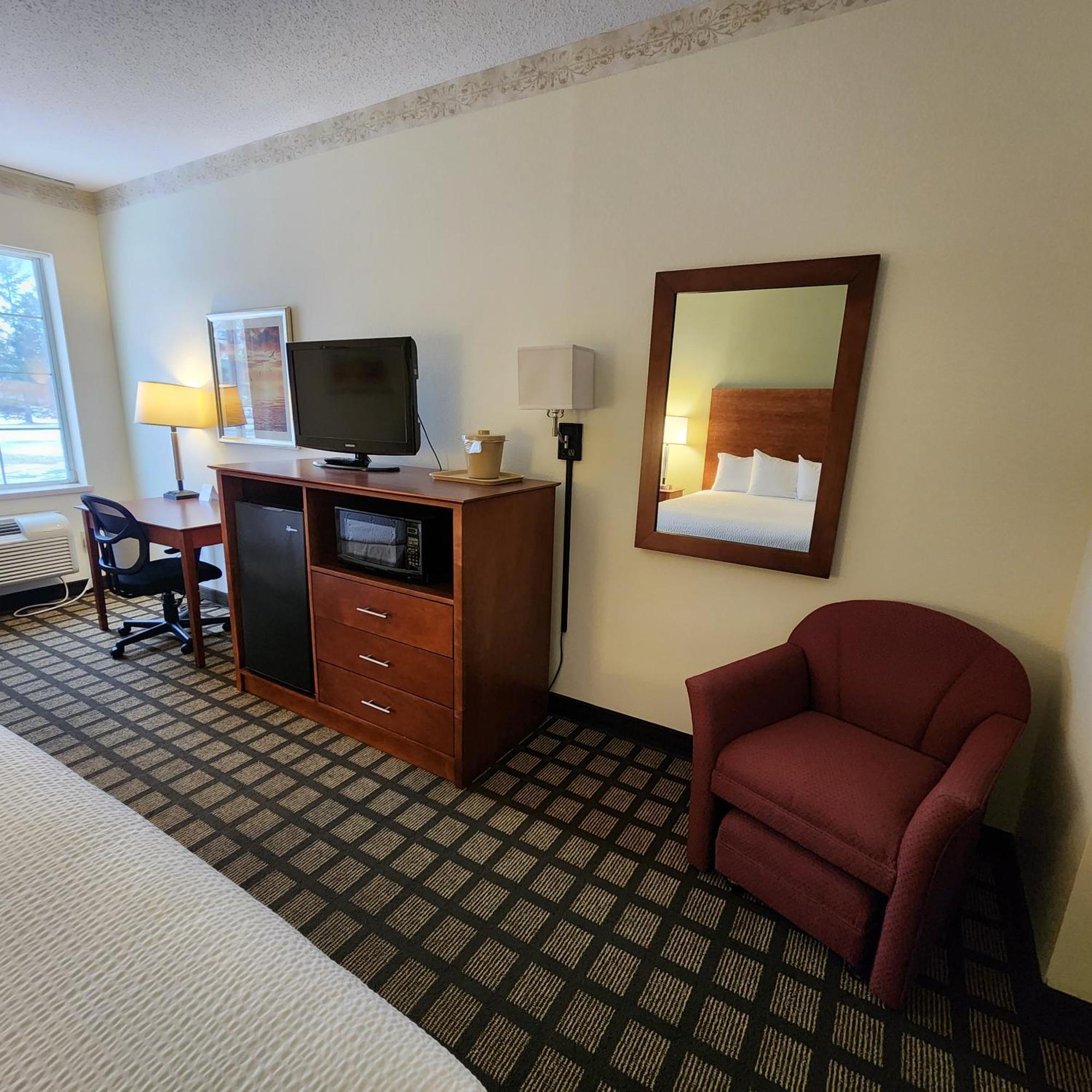 Baymont By Wyndham Mackinaw City Buitenkant foto